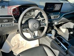 نيسان ألتيما